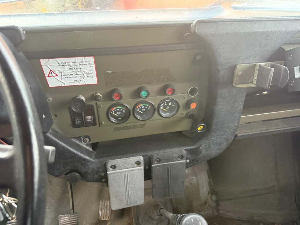 24342109-5.jpg