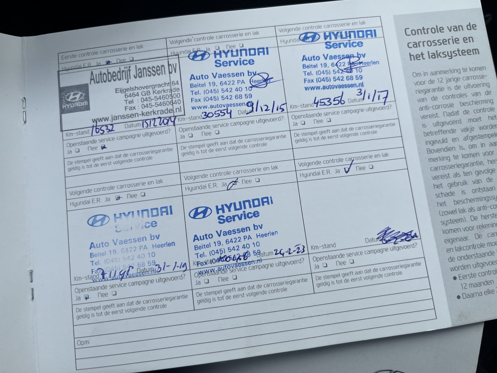 44511058-7.jpg