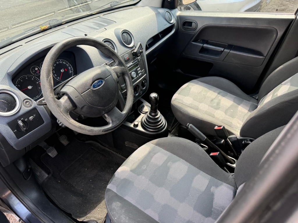 46109088-2.jpg