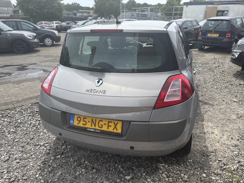 46498433-3.jpg