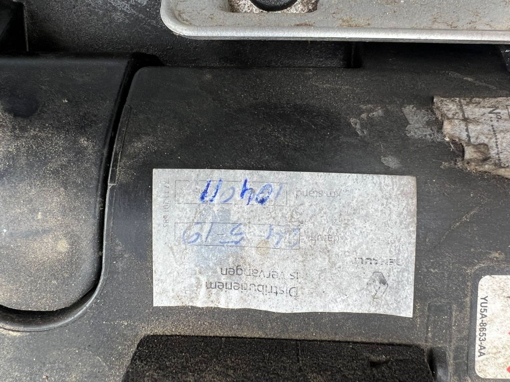 48479156-7.jpg