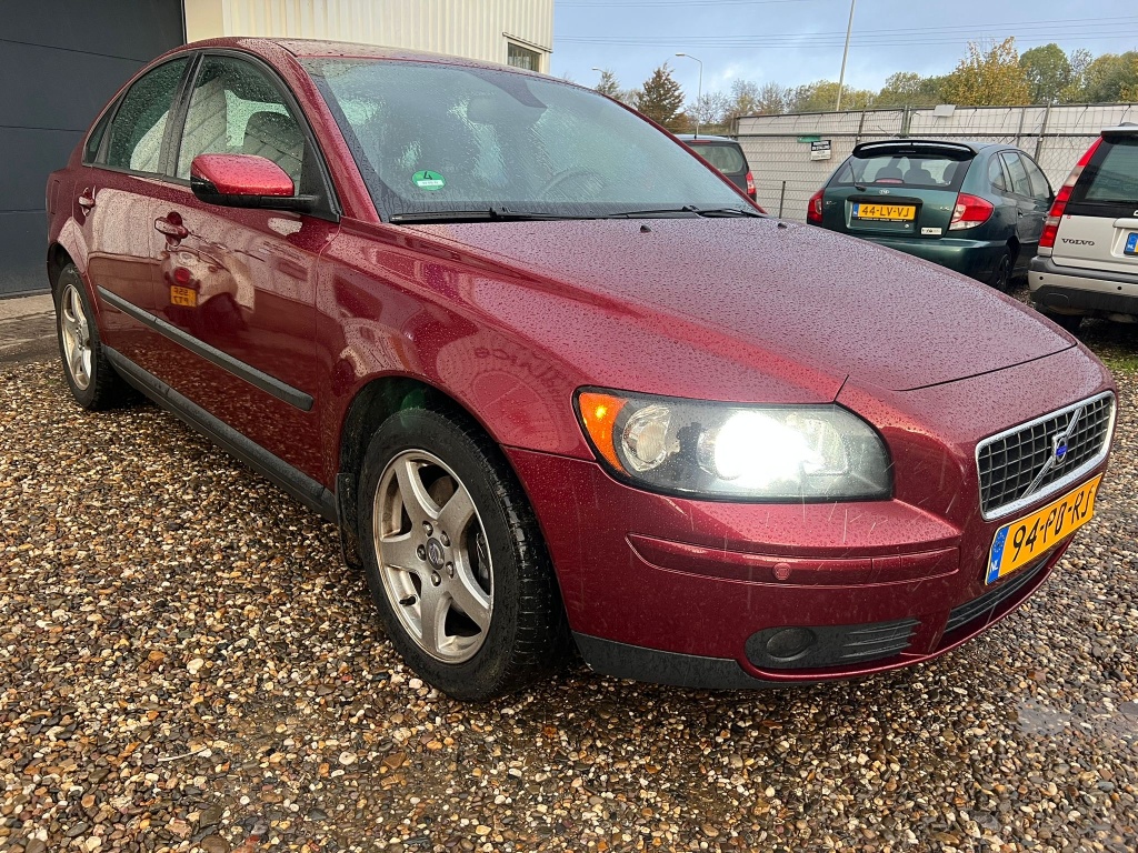 48698448-5.jpg